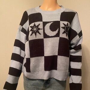No Boundaries Sweater Size L(11-13) Preowned